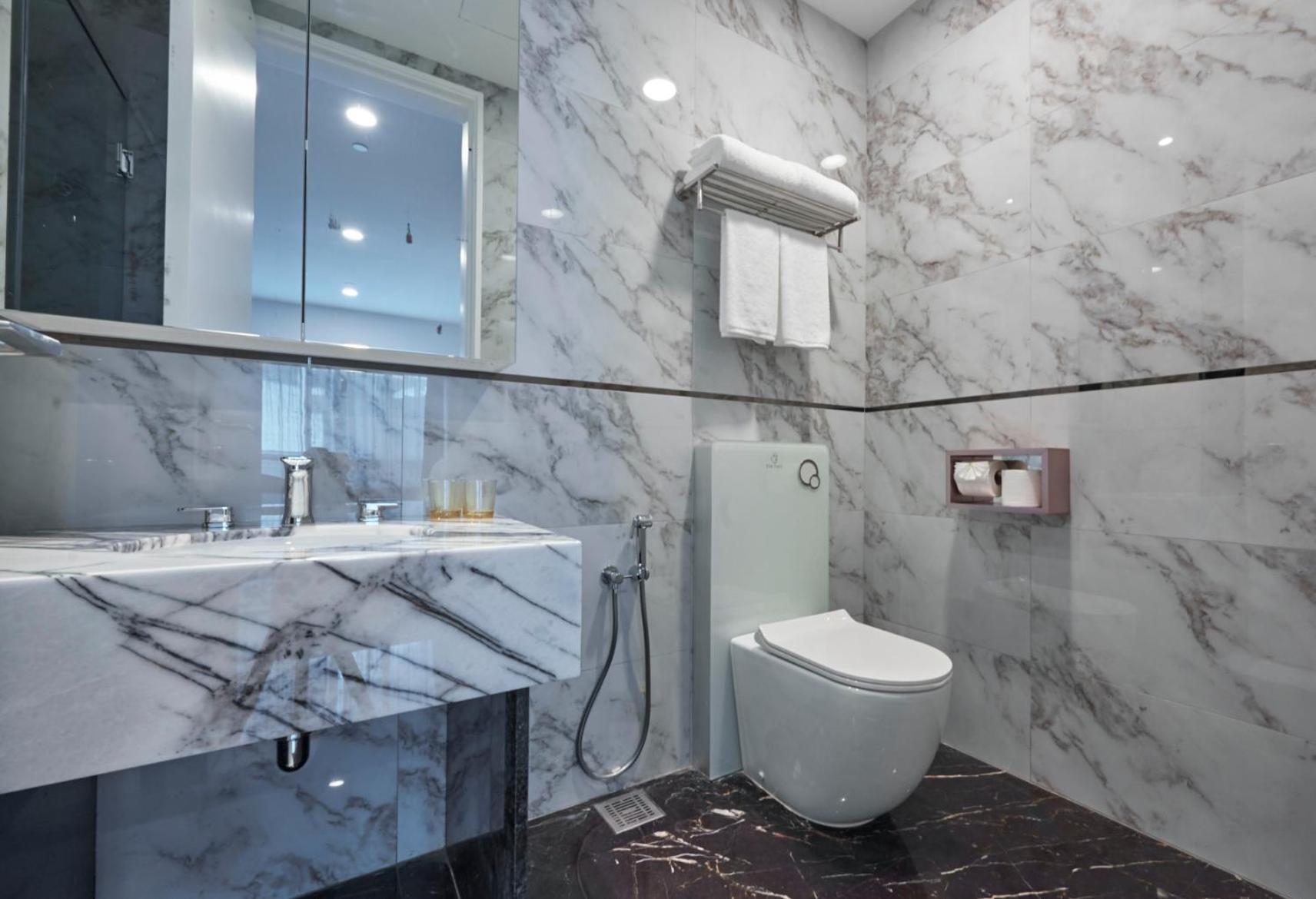 The Face Style Hotel Kuala Lumpur Exteriör bild Bathroom
