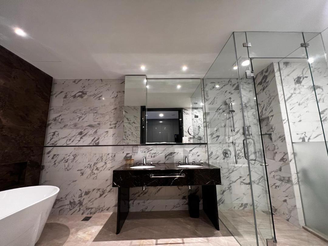 The Face Style Hotel Kuala Lumpur Exteriör bild Bathroom