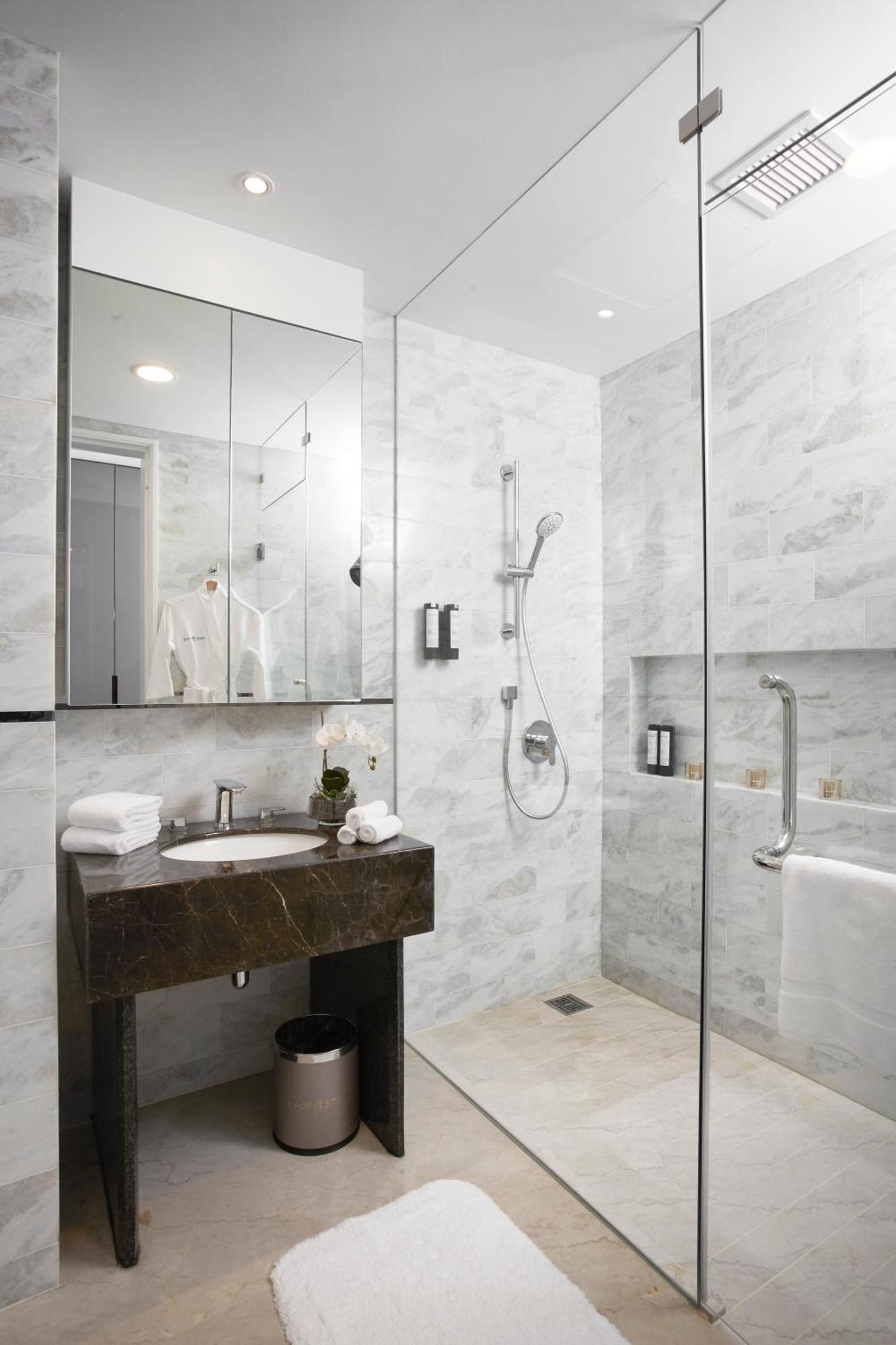 The Face Style Hotel Kuala Lumpur Exteriör bild Bathroom